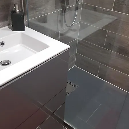 Cosy Pour 4 Personnes Avec Balcon Et Wifi A - Fr-1-676-100 * شاتيل